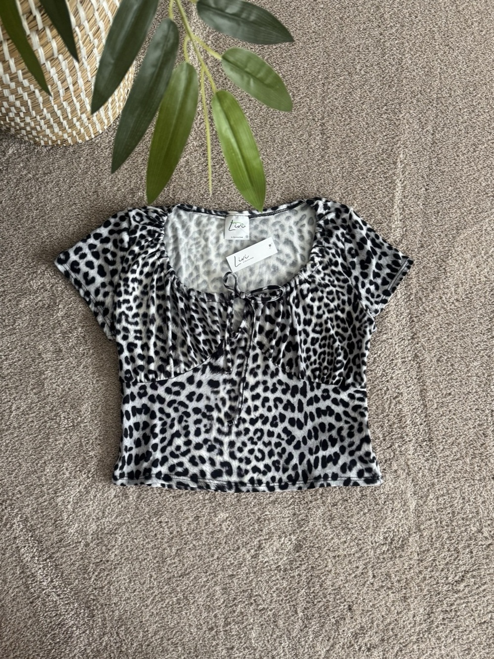 Animal Print Short Sleeve Top Size Medium NWT
